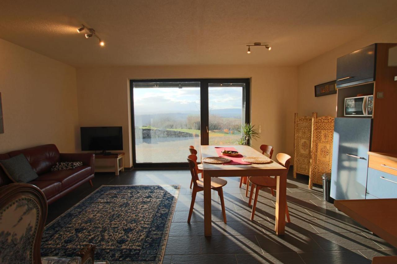 Hunsrueck Valley View Apartment With Cedar Sauna Bruschied Bagian luar foto