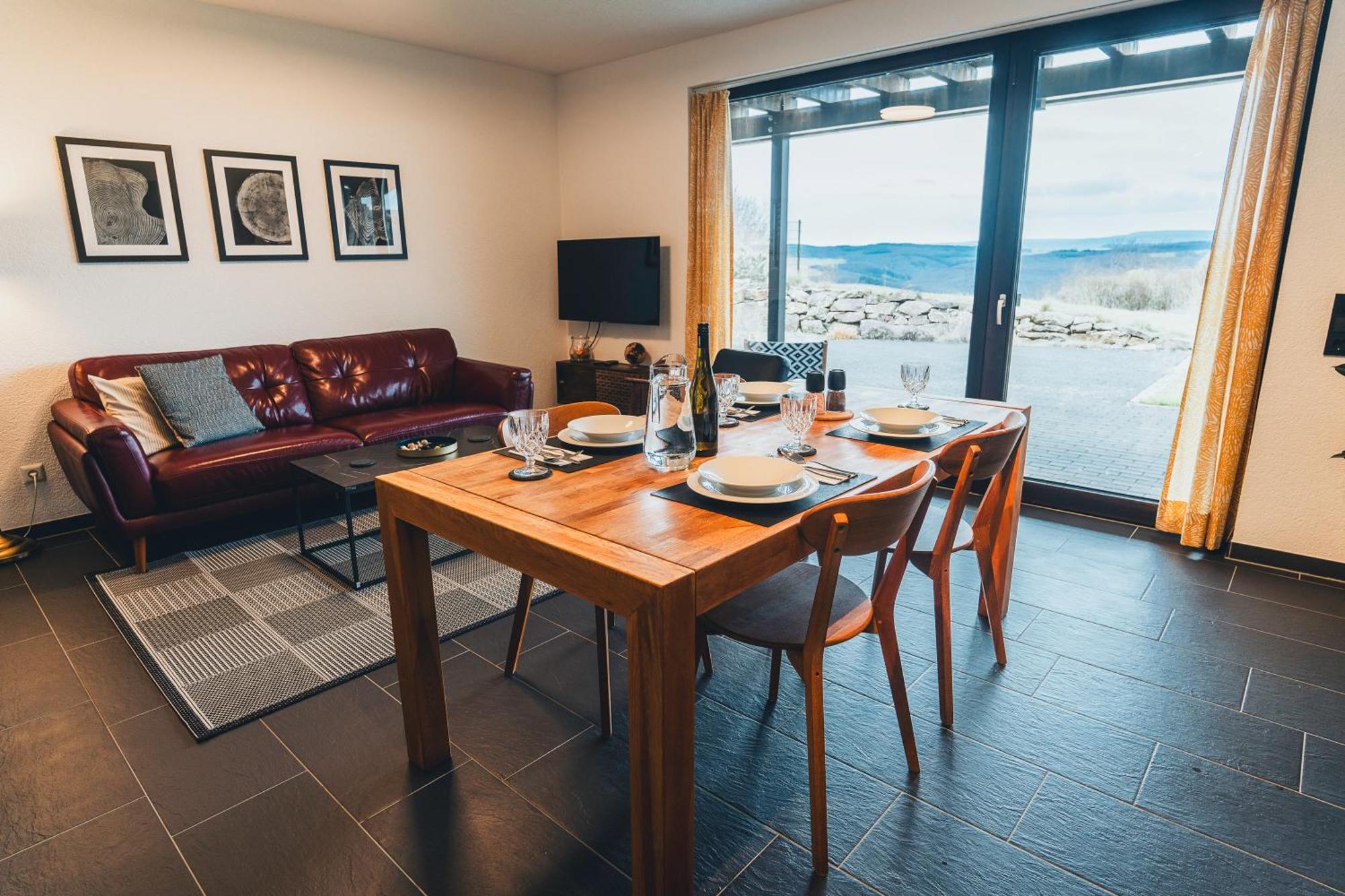 Hunsrueck Valley View Apartment With Cedar Sauna Bruschied Bagian luar foto